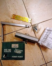 ferme porte Levasseur RS90 