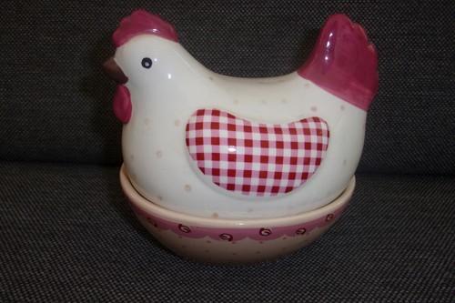 Poule faïence façon