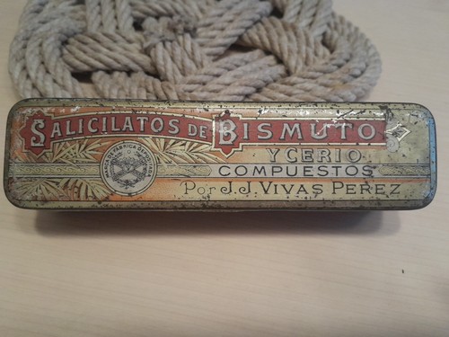 Ancienne boite pharmaceutique - ancienne,