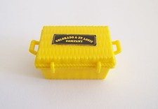 PLAYMOBIL (B4244) WESTERN - Colorado & St Louis Co Yellow Wicker Trunk