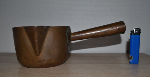 Ancienne casserole sucre en - à,