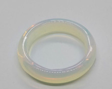 bague ,anneau,résine ivoire-bleuté,Taille 60 (voir baguier),JAMAIS PORTEE/ BB22