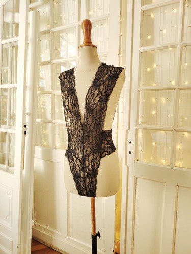 Taille body dentelle noir - taille,