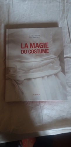 Livre magie costume - "la, costume"