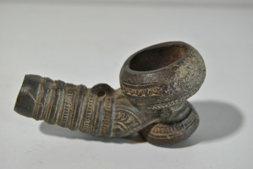 Pipe ancienne terre cuite