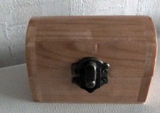 BOITE A BIJOUX BOIS EN FORME DE COFFRE  VERNIS CHENE CLAIR ACCESSOIRE BIJOUX