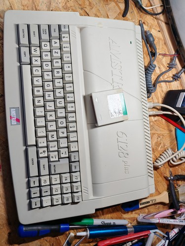 Amstrad 6128 plus clavier