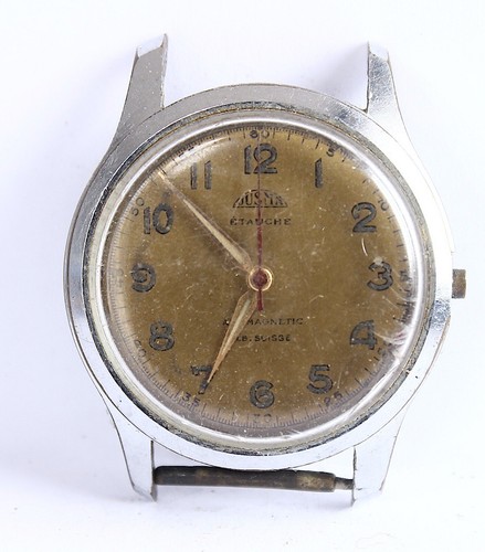 Montre mécanique ancienne - ,