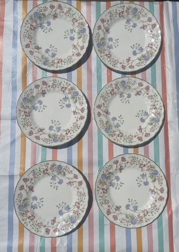 Lot assiettes à - de, 6