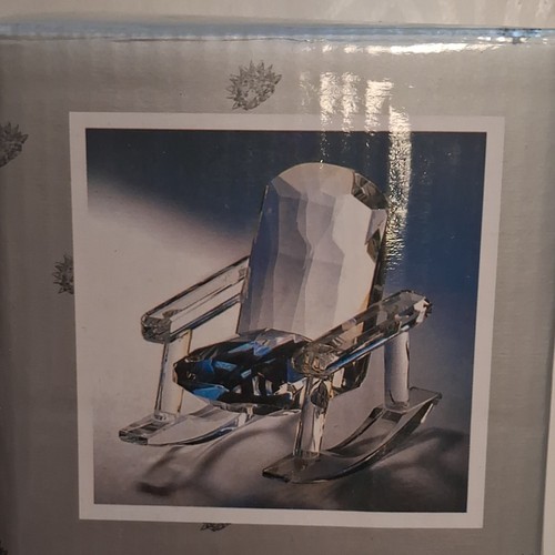 Figurine fauteuil bascule - à,