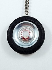 KEYCHAIN - KLEBER-DOLOMBES TIRE - Pastourel garage tires 1960s - Vintage