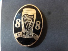 GUINNESS beer enamel metal badge pin beer glass