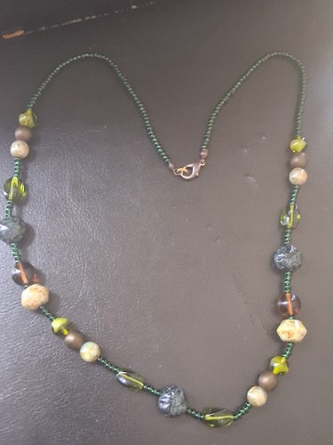 Collier sautoir vert - forêt, et