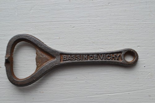 Ancien décapsuleur
