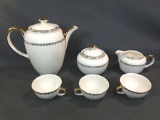 Pièces de service à café ou thé en porcelaine Villeroy et Boch liseré doré