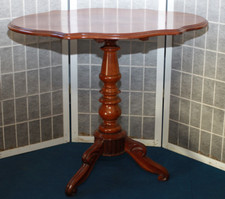 Petit guéridon tripode à