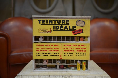 Ancienne boite publicitaire