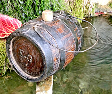 ANCIEN PETIT TONNEAU BOIS