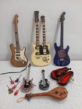 Angel Fender Stringed Instrument Guitar Violin Bouzouki Collectible Miniatures