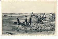 CPA LA PANNE -  BELGIQUE - Jeux de Plage