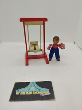 Figurine En Bois Et Sa