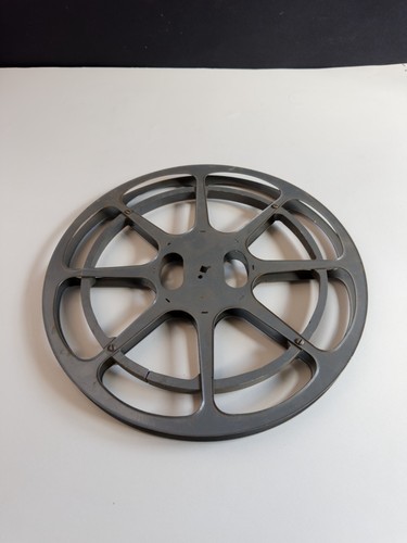 Une bobine cinéma ancienne - une, de