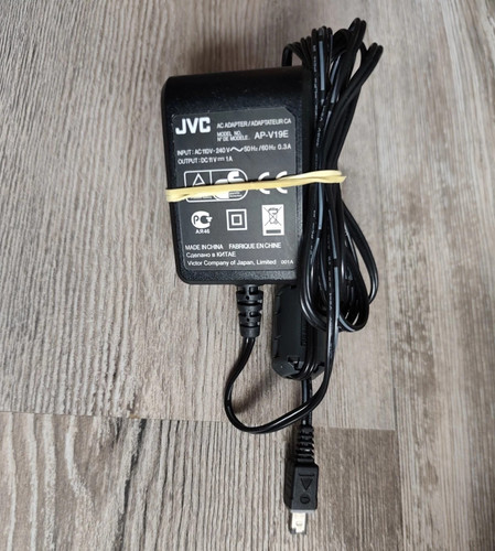 Jvc v19e chargeur - ap-v19e,