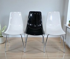 Chaise industrielle à coque