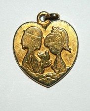 joli pendentif  Les amoureux de Peynet vintage