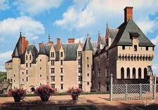 37 ENGLISH LA FACADE DU CHATEAU