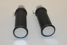 Repose-pied arrière droit