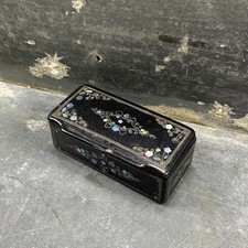 Tabatière en bois noirci laqué et nacre, boite à priser, objet de fumeur, XIXe