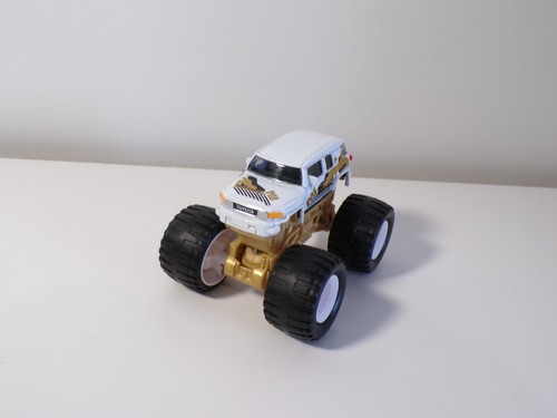 Monster trucks majorette - -,