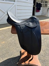 Bates Dressage Saddle 16.5”, Medium tree, Black Leather, Light Weight