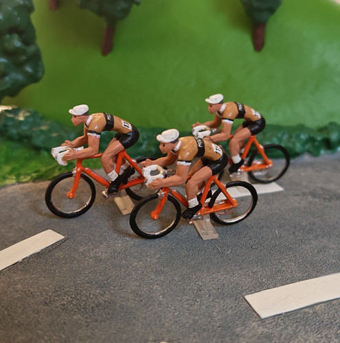Figurine cycliste miniature