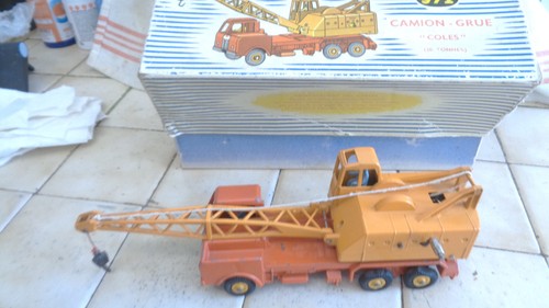 Dinky toys camion - grue, coles