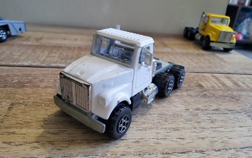Camion white solido majorette