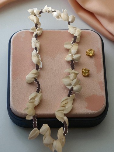 Collier ancien coquillages - collier,