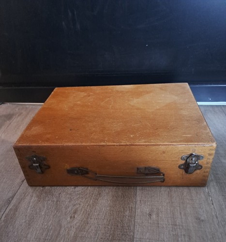 Ancienne boite peinture - peinture, en