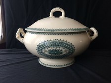 old Creil et Montereau tureen, English service, Labrador