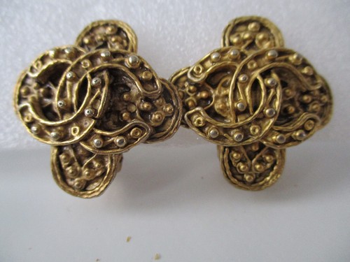 Chanel clips boucles
