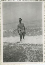 ANTIQUE PHOTO - VINTAGE SNAPSHOT - MEN'S BARE TORSO SWIMSUIT SLIP SEA - MAN