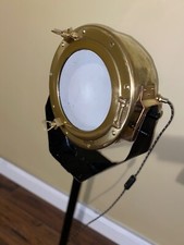 lampe projecteur marine sur