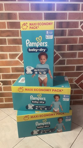 Lot cartons de pampers - cartons,