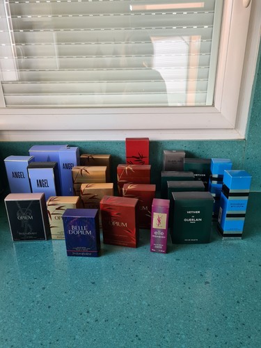 Lot boîtes et 18 - boîtes,