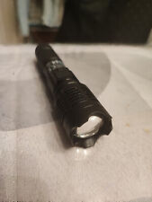 Lampe Torche de Poche LED Rechargeable USB En Metal Puissante 800 Lumens