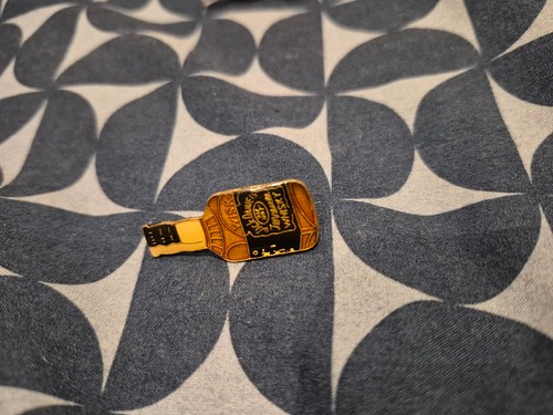 Pins jack daniels - ,