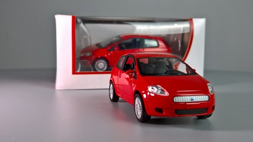 Fiat punto model official - 1:43,