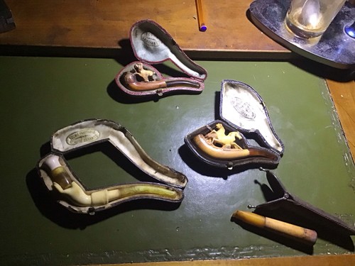 Lot pipes fume cigarettes - 3,