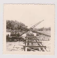 photo ancienne 🎞️ grue portique 10 tonnes Charles & Fils 1950s industriel
